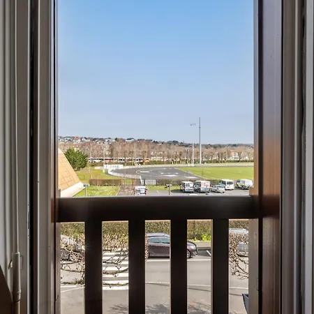 Apartment Le Carrousel Des Sports-2 By Interhome Deauville